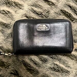 Coach wristlet wallet
